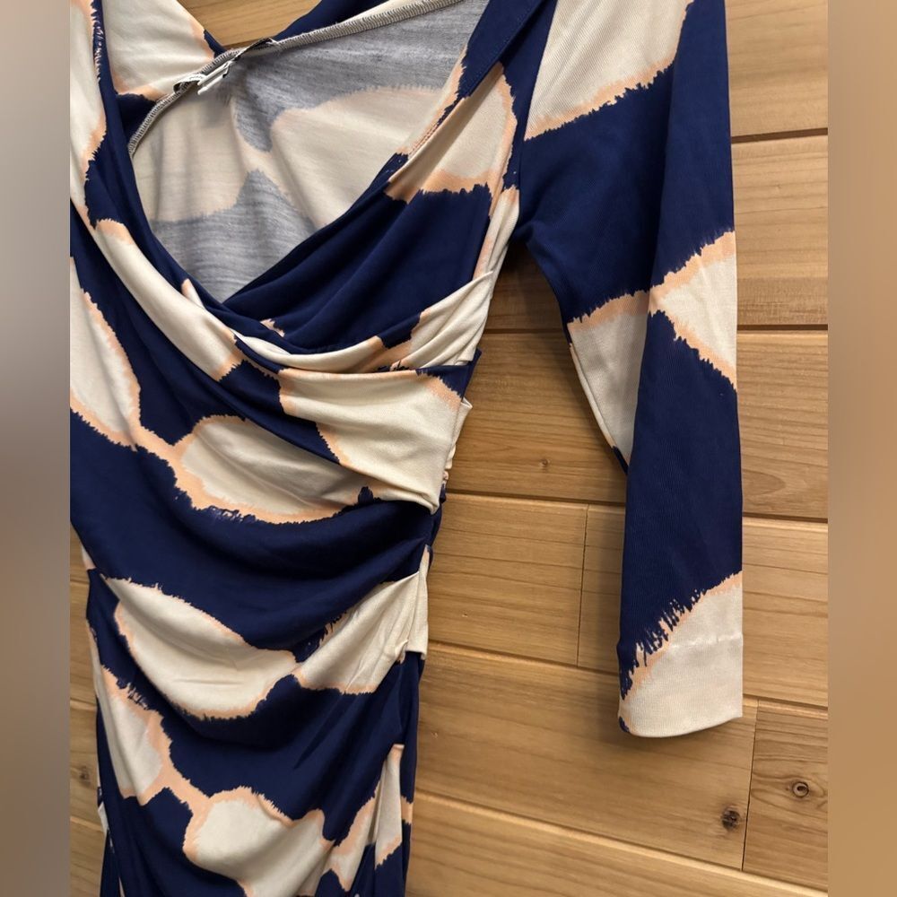 Diane VonFurstenberg Size 4 Bentley Ruched Wrap Silk 3/4 Dress - Picture 2 of 15
